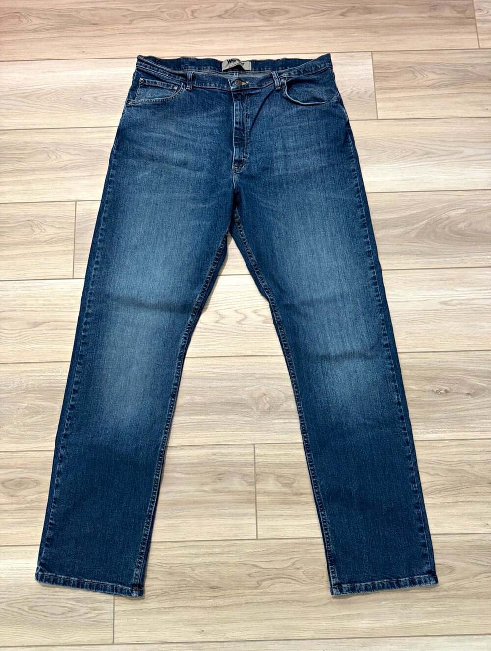 Wrangler Authentics Straight Leg Jeans Mens 38x34 Medium Wash Stretch Denim